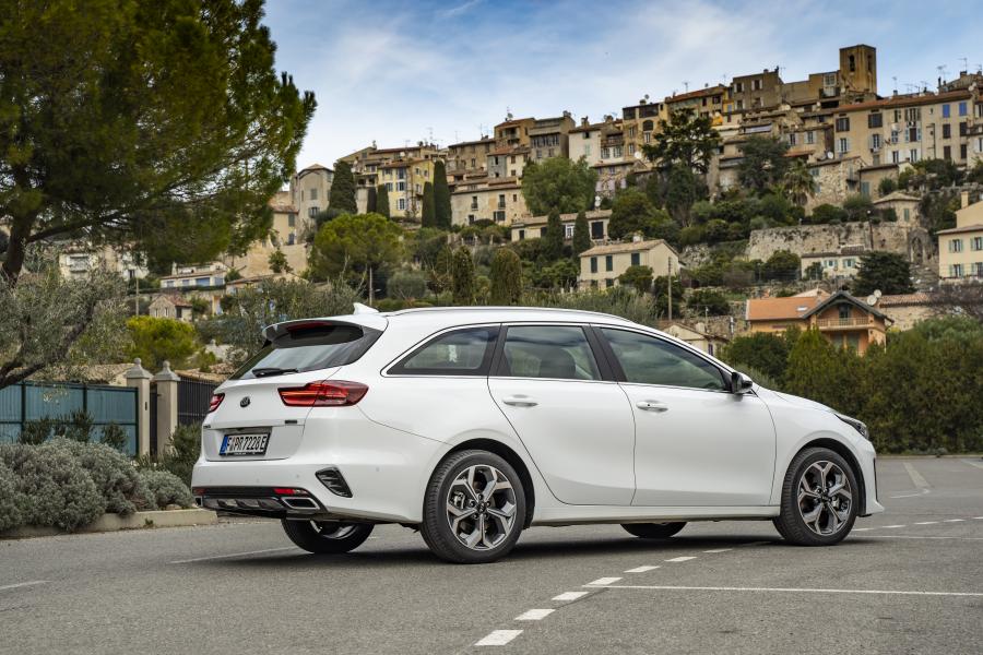  Kia Ceed Sportswagon PHEV 2019 года  (WW) (фото 19 из 42)